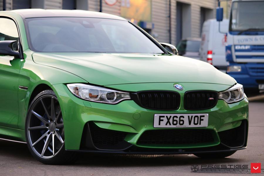 Детали экстерьера BMW M4 Coupe on Vossen Wheels (VFS1) 2016 года  (фото 10 из 22)
